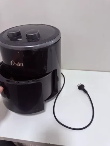 Fritadeira Air Fryer Sem Óleo 4 Litros 220V Oster