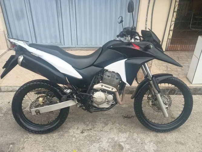 XRE 300 PRETA ABS