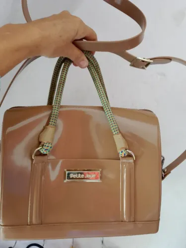 Bolsa Petiti Jolie 100,00 semi nova .linda cor