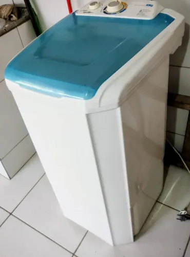 Máquina de lavar roupas (Tanquinho) Capacidade de 10 kg. Britânia