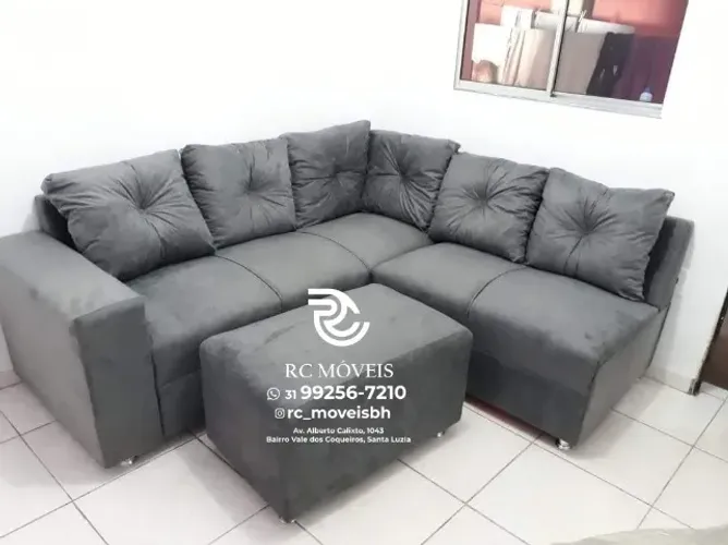 Sofá de Canto com Puff Suede D33 Confortável Direto da Fábrica - Montagem Inclusa