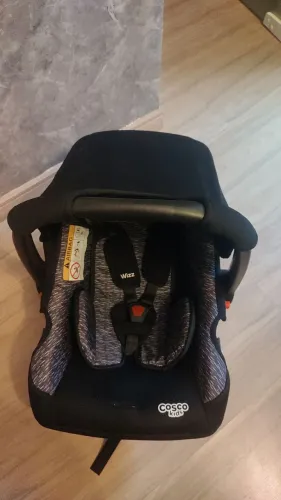 Bebê conforto Cosco kids com cinto três pontos apoio para cabeça