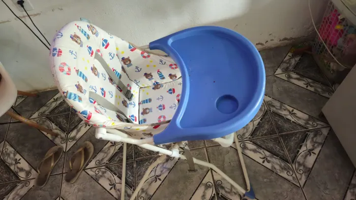 Cadeirão de bebê Cosco
