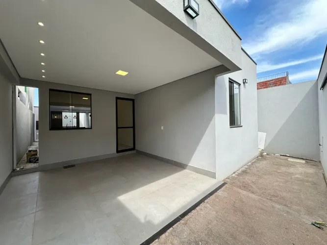 Casa c/ 3 Quartos (2 Suítes) c/ Aquecimento Solar "Boiler" | Aceita Financiamento | Ar 16,