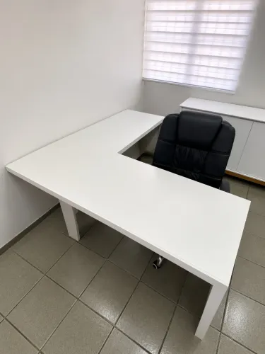 Vendo mesa em L para escritório