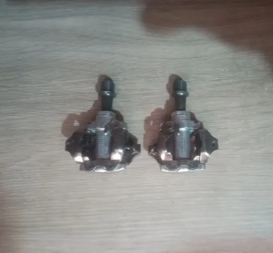 Pedais de clip Shimano 