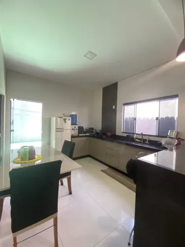 CASA com 3 quartos sendo uma suíte em Jardim Aureny III - Palmas - TO