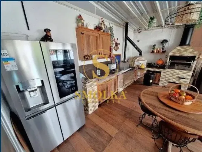 Casa de esquina em terreno de 720 m