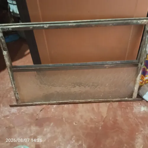 Janela basculante de ferro para banheiro