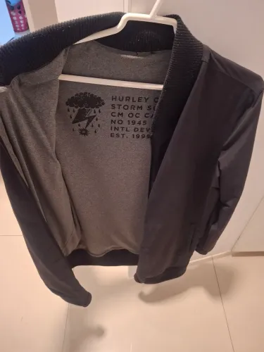 Casaco Hurley original comprado em portugal 2 em 1 cinza e preto.