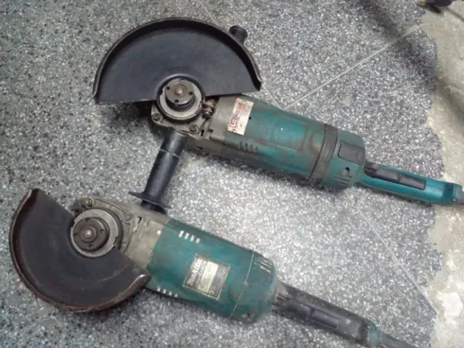 Esmerilhadeira 7 Polegadas Profissional - Tenho 2 Unidades R$300,00 Cada