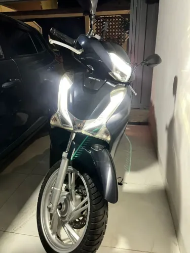 Honda SH automática, chave presença, está top