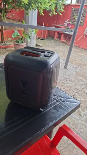 Caixa de som jbl partybox