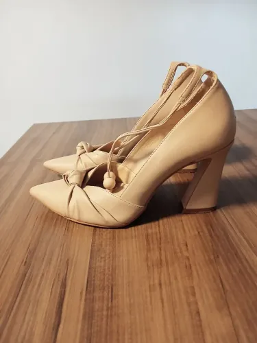 Scarpin Cecconello Couro Legítimo Nude Salto Bloco Tam 34