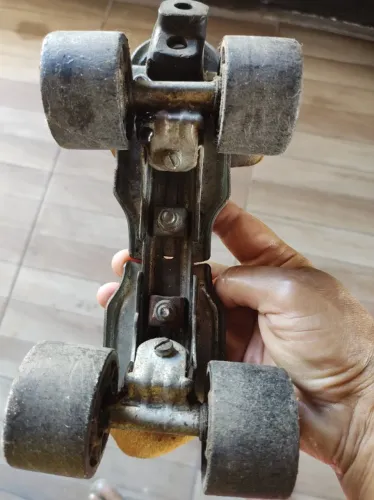 Patins de ferro antigo