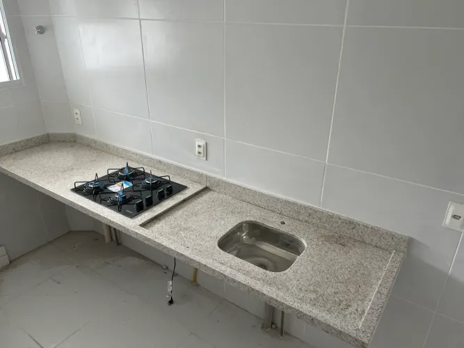 INSTALAÇÃO DE PIA E BANCADA EM MÁRMORE ,GRANITO,PEDRAS SINTÉTICAS ,PORCELANATO E ETC?.