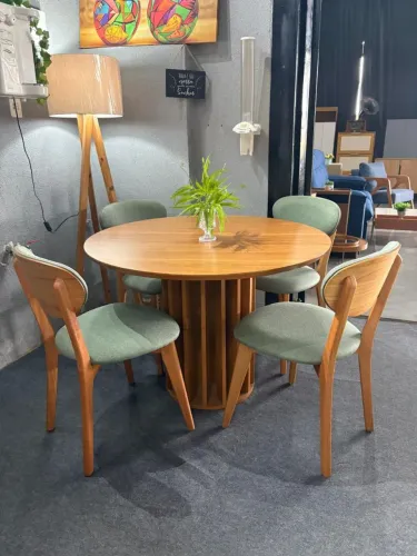 Mesa de jantar redonda com 4 cadeiras (fazemos entrega)