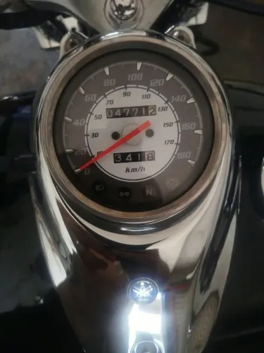 Moto impecável