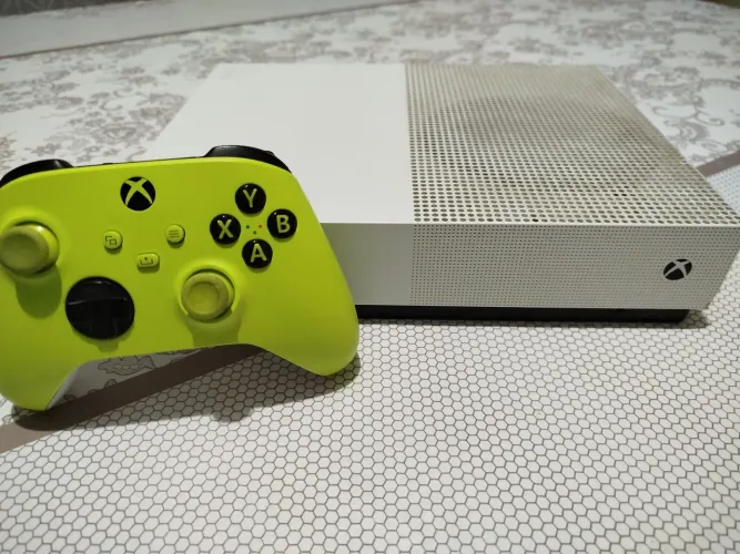 XBOX ONE S