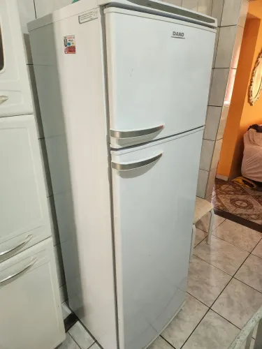 Geladeira Dako 380