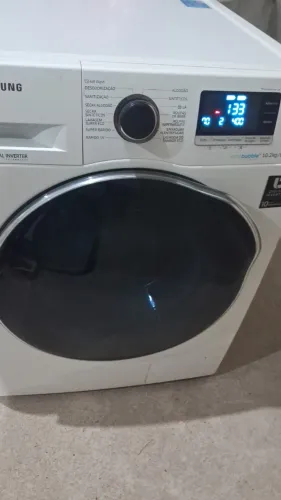 Máquina de lavar e secar