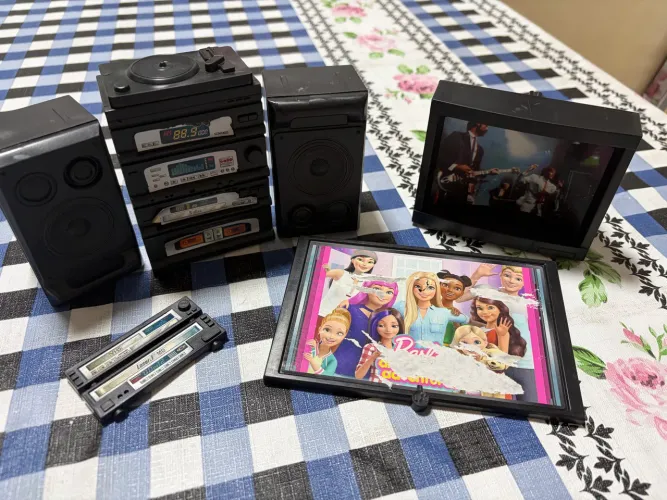 Móveis Vintage da Barbie estrela tv e som