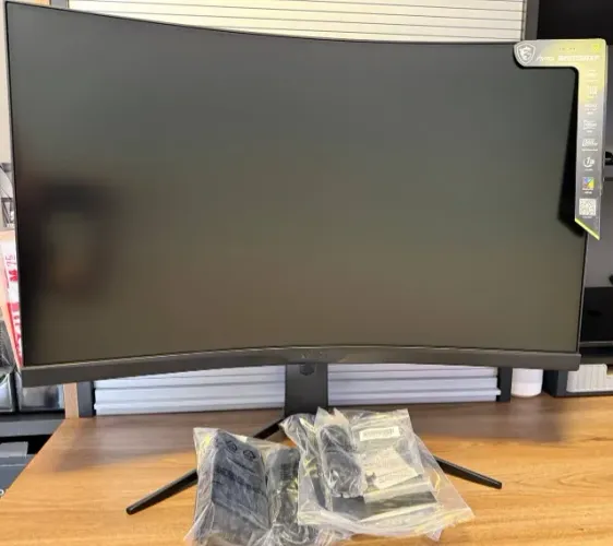 Monitor Gamer MSI MAG 325CQRXF 31,5" WQHD 240Hz