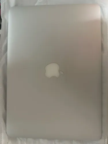 Mac Book Air modelo 2017 8GB processador 1,8GHz Intel corei5