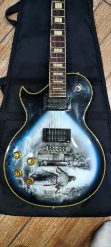 GUITARRA LES PAUL GOLDEN CUSTOMIZADA E MODIFICADA COM UP GRADES