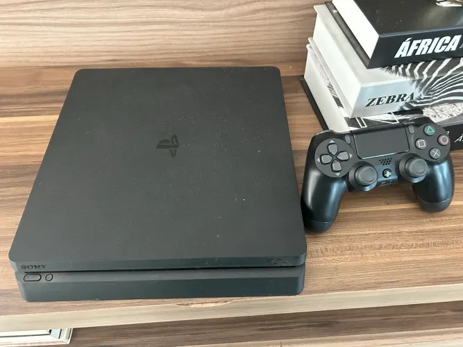 Ps4 Slim, Controle semi novo, (nunca aberto)