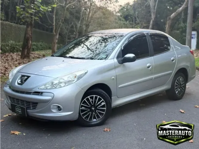 Peugeot 207 Sedan Passion XR 1.4 Flex 8V 4P 2013
