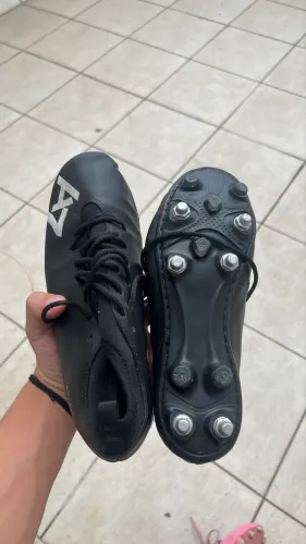 Chuteira A7 trava mista