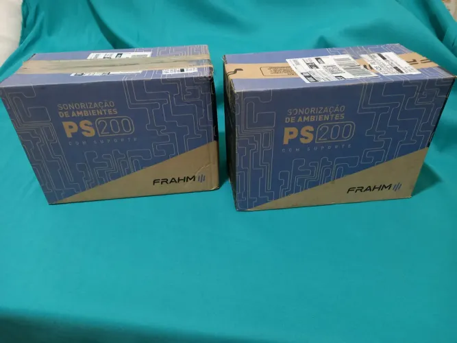 Vendo 2 pares caixas de som marca Frahm modelo PS 200 cor Branca