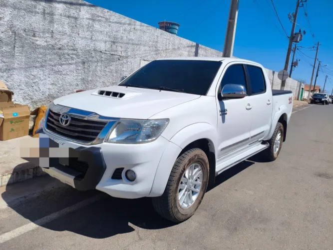 Toyota Hilux CD SRV D4-d 4X4 3.0 TDI Diesel AUT 2014