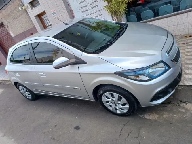 Chevrolet Onix Hatch LT 1.4 8V Flex Power Mec. 4P 2013