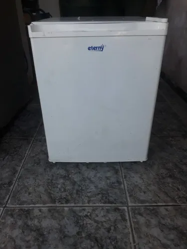 Frigobar Eterny Branco
