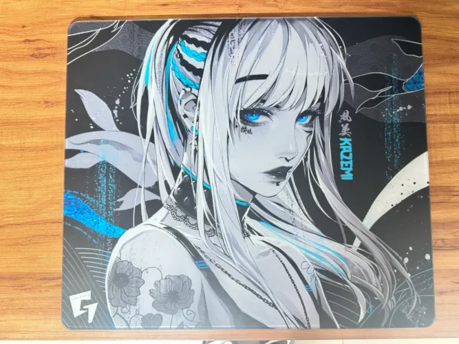 Mousepad GLSSWRKS Kazemi Limited Edition #1046/3333 + Brindes