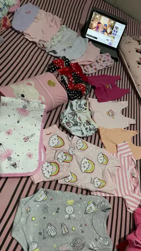 Lote Roupas de bebê menina