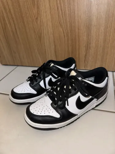 Nike dunk low panda 35