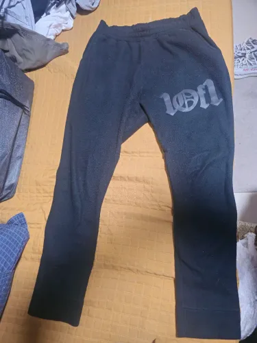 Calça 1of1 esgotada