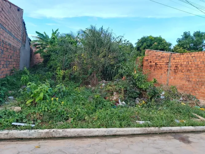 Vendo um terreno no Paço do Lumiar. Bairro Jardim das meces