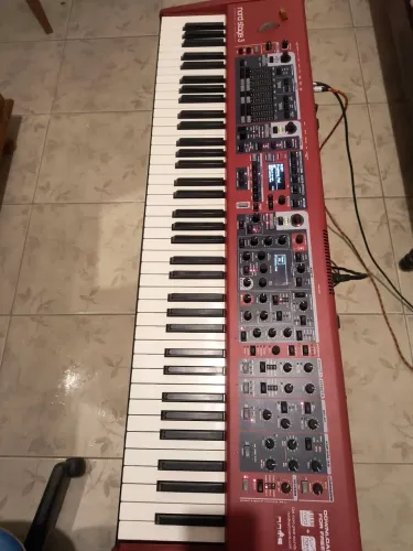 Teclado nord stage 3 76 tecla