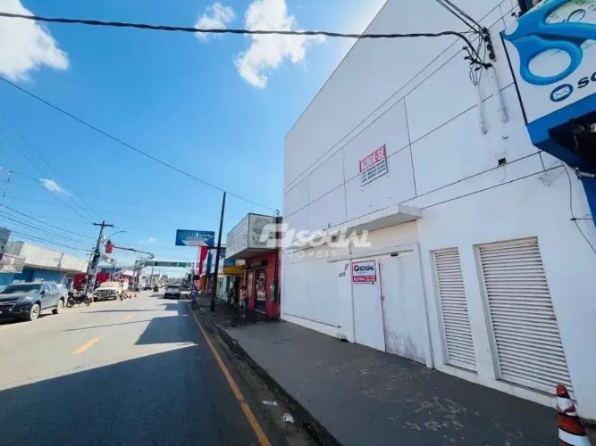 Excelente prédio comercial para locação com amplo espaço e ótima estrutura. Av. Jose Amado
