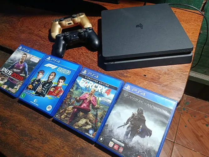 Ps4 com 2 controles originais e 18 jogos HD 1tera aceito cartão