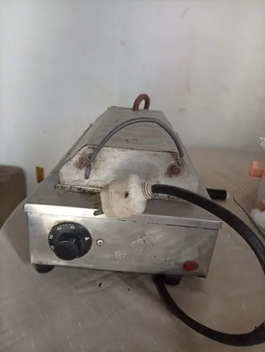 Máquina de crepe suíço