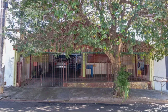 Casa Comercial no Bairro Vicente Grosso à Venda - Araçatuba/SP