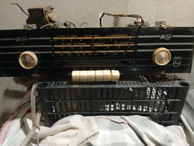 Radiola a válvula Philips