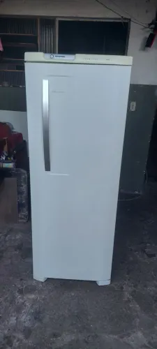Geladeira Electrolux Frost Free RFE38 Branca