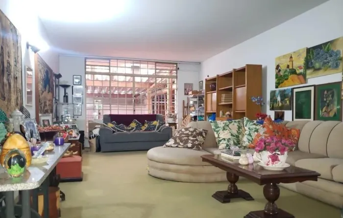 Casa para locação na Vila Cordeiro, São Paulo-SP: 3 quartos, 1 suíte, 3 salas, 4 banheiros