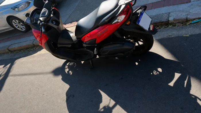 Veículo muito novo em meu nome só transferir e andar